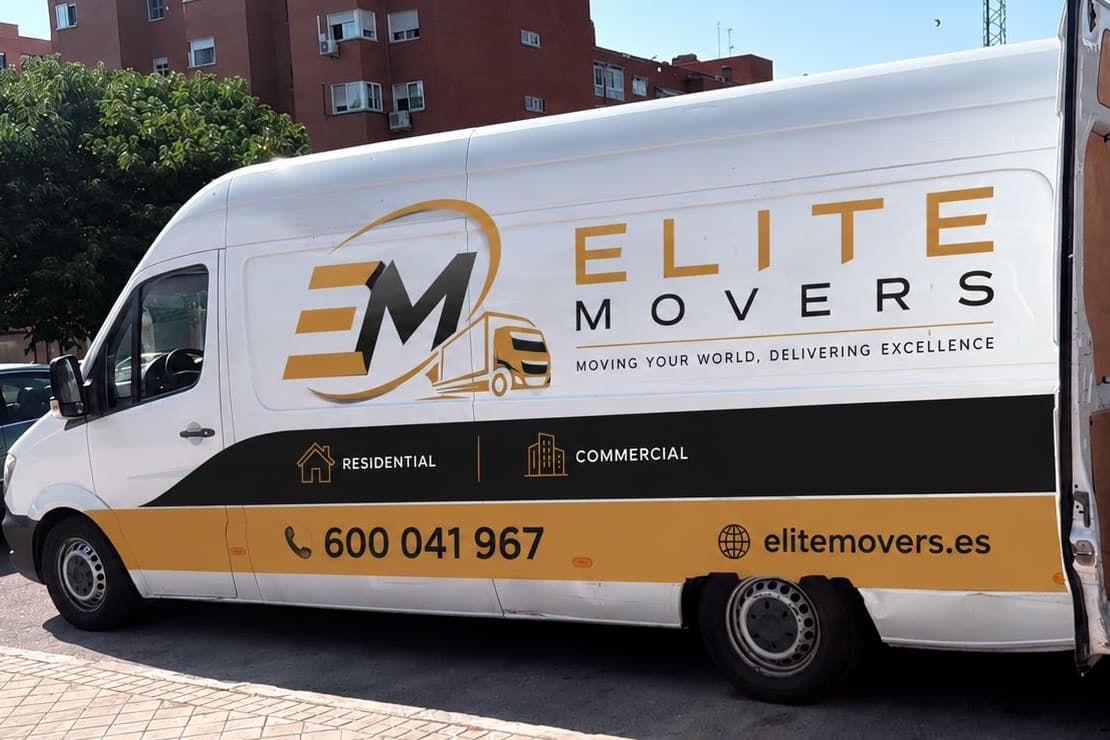 Vehículo rotulado de Elite Movers